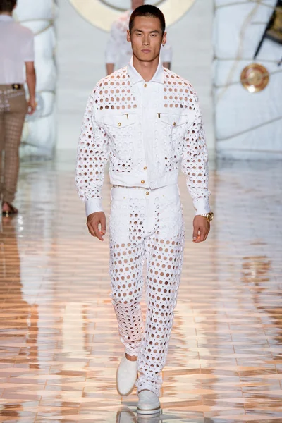 Look 14